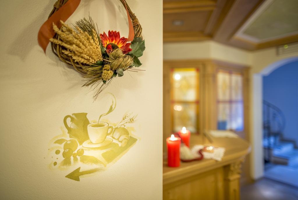 Garni Pra Fiori Hotel Campitello di Fassa Bagian luar foto
